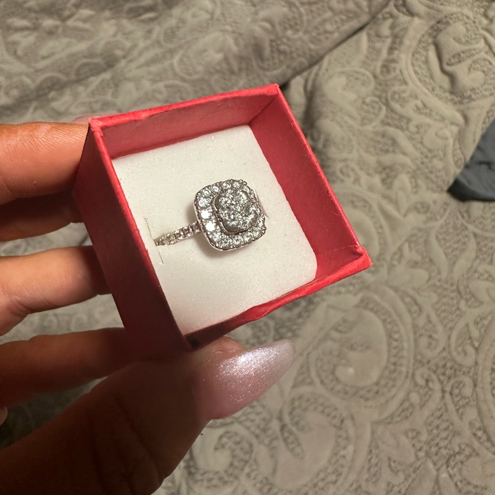 Kay jeweler wedding ring.